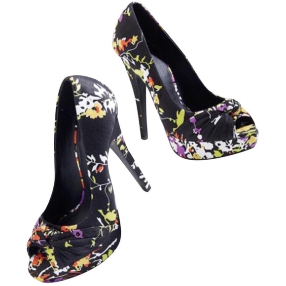 - Floral Print Heels by Colin Stuart - Picture 1 of 8